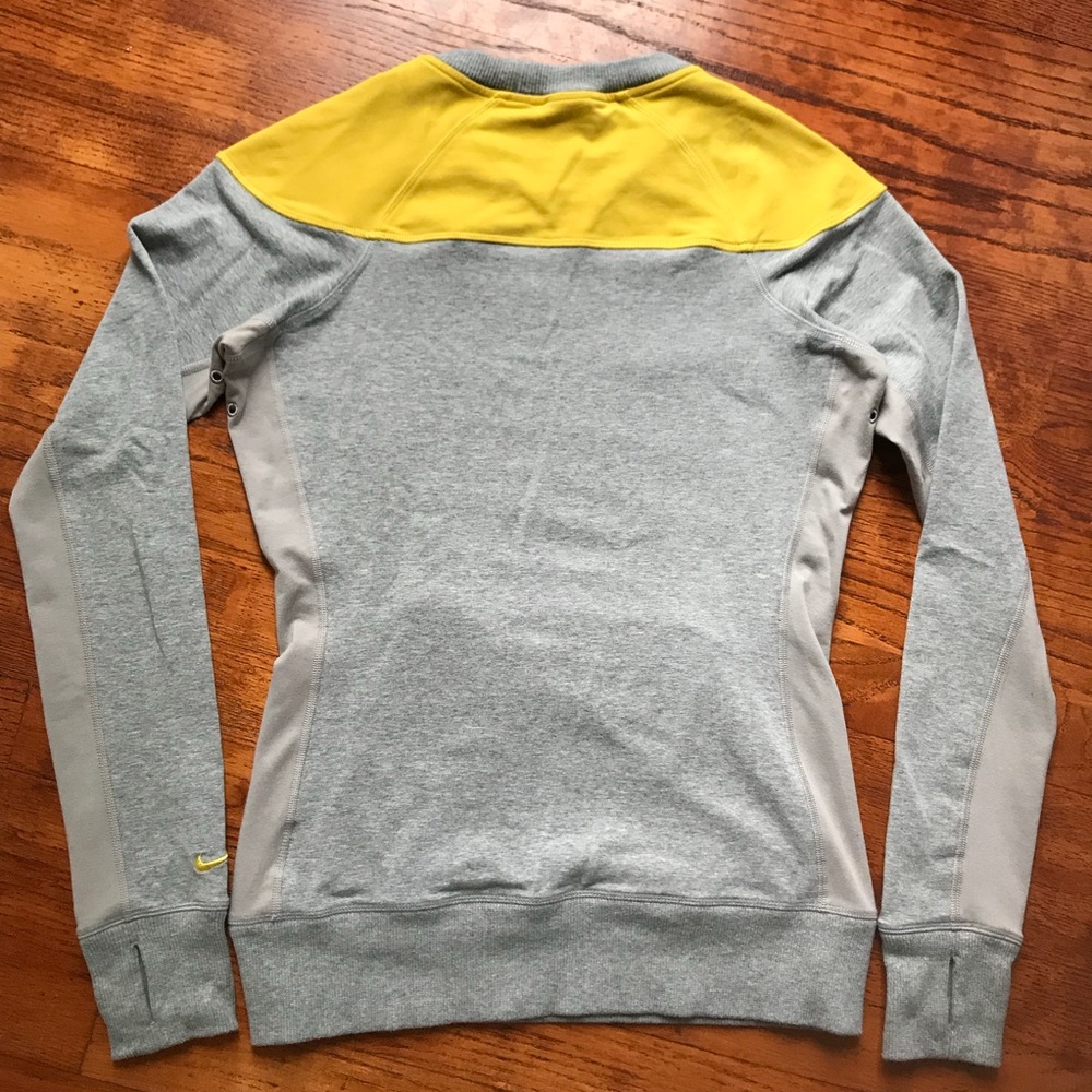 Sold Nike Dri-Fit Runner's Pullover Long Sleeve SM - Picture 2 of 8